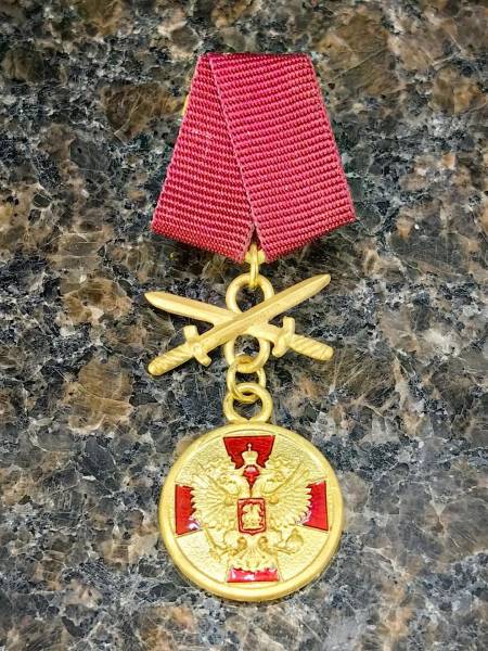 Знак фрачный МЕДАЛИ ОРДЕНА ЗА ЗАСЛУГИ ПЕРЕД ОТЕЧЕСТВОМ 1 СТЕПЕНИ с мечами на пимсе (2302206) - HAKKI