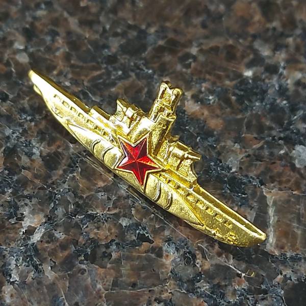 Знак фрачный Командир Подводной лодки на пимсе золотистый (2302093) - HAKKI