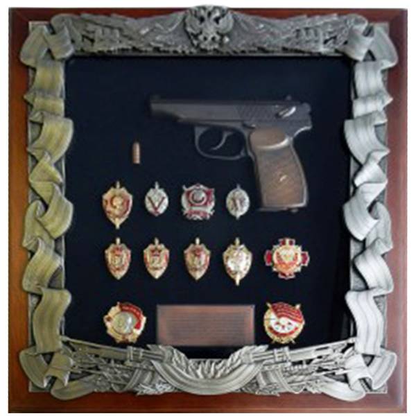 Ключница настенная Пистолет Макарова со знаками ВЧК / КГБ / ФСБ деревянная 440х400 (4311061) - HAKKI