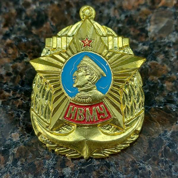 Знак нагрудный НВМУ ( Нахимовское военно-морское училище ) закрутка золотистый (2301080) - HAKKI