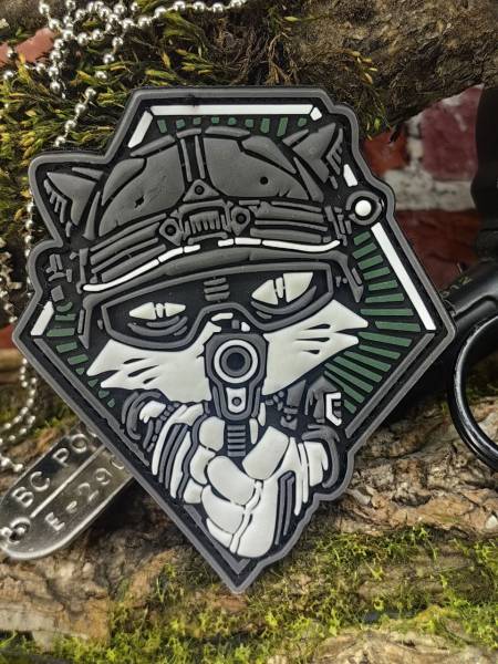 Нашивка ( шеврон патч patch ) тактическая СПЕЦНАЗ КОТИК С ПИСТОЛЕТОМ 3D PVC на липучке 7,5х8,5 (2504351) - HAKKI
