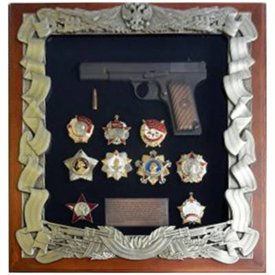 Ключница настенная Пистолет ТТ с наградами СССР деревянная 440х400 (4311069) - HAKKI.RU