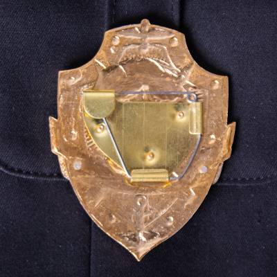 Знак ( жетон ) нагрудный Помощник дежурного по взводу (2304010) - HAKKI.RU