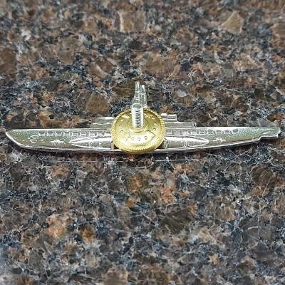Знак нагрудный Командир Подводной лодки серебристый закрутка (2301977) - HAKKI.RU