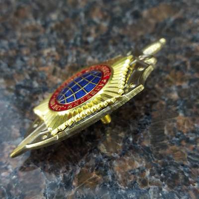 Знак нагрудный 100 лет Служба внешней разведки закрутка (2301331) - HAKKI.RU