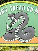 Нашивка ( шеврон патч patch ) тактическая DON'T TREAD ON ME 3D PVC  ( пластизоль ) на липучке 7,5х6 (2504399) - ВОЕНТОРГ ТЫЛОВИК