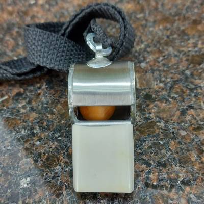 СВИСТОК сувенирный с монетой 50 РУБЛЕЙ 1992 г. серебристый (3205023) - HAKKI.RU