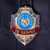 Знак ( жетон ) нагрудный ПОМОЩНИК ДЕЖУРНОГО ПО БАТАРЕЕ (2304022) - ВОЕНТОРГ ТЫЛОВИК