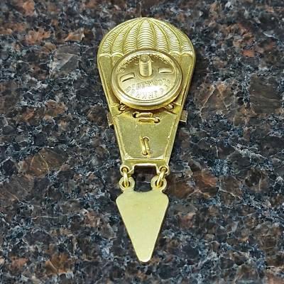 Знак нагрудный Парашютист инструктор I закрутка (2301052) - HAKKI.RU