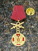 Знак фрачный МЕДАЛИ ОРДЕНА ЗА ЗАСЛУГИ ПЕРЕД ОТЕЧЕСТВОМ 1 СТЕПЕНИ с мечами на пимсе (2302206) - ВОЕНТОРГ ТЫЛОВИК