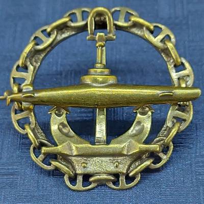 Знак нагрудный Подводная лодка с цепью закрутка (2301104) - HAKKI.RU