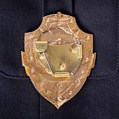 Знак ( жетон ) нагрудный ПОМОЩНИК ДЕЖУРНОГО ПО БАТАРЕЕ (2304022) - ВОЕНТОРГ ТЫЛОВИК