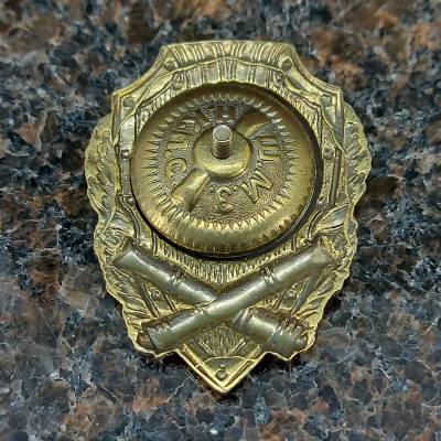 Знак нагрудный ОТЛИЧНЫЙ артиллерист закрутка (2305009) - HAKKI.RU