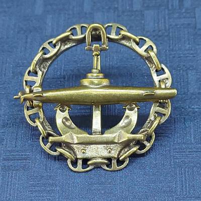 Знак нагрудный Подводная лодка с цепью закрутка (2301104) - HAKKI.RU