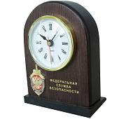 Часы настольные с символикой ФСБ ( Федеральная служба безопасности ) России деревянные (4103077) - ВОЕНТОРГ ТЫЛОВИК