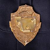 Знак ( жетон ) нагрудный Помощник дежурного ОПЕРАТИВНЫЙ (2304015) - ВОЕНТОРГ ТЫЛОВИК