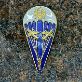 Знак нагрудный Парашют России закрутка (2301526) - ВОЕНТОРГ ТЫЛОВИК
