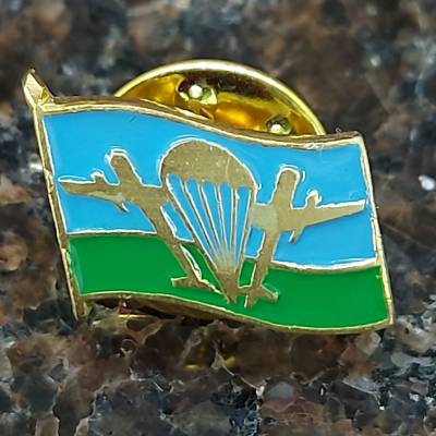 Знак фрачный Флажок ВДВ России на пимсе (2302072) - HAKKI.RU