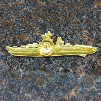 Знак нагрудный Командир корабля золотистый закрутка (2301170) - HAKKI.RU