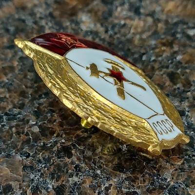 Знак нагрудный Военное училище топографическое СССР закрутка (2301936) - HAKKI.RU